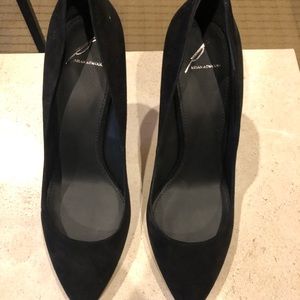 Brian Atwood suede pumps never worn